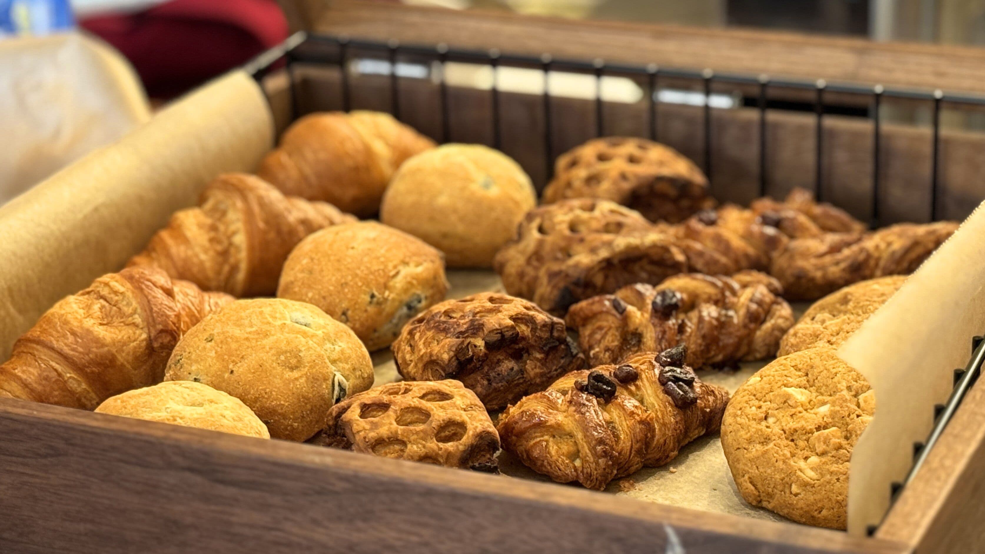 daily self-service breakfast (jpy 1500 per person)
