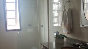 베이직 하우스, 침대(여러 개), 시내 전망 | 욕실 | 타월