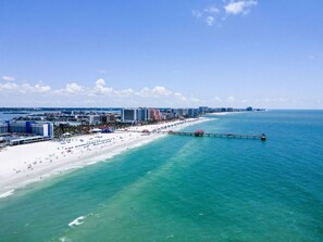 On the beach - 🌴Steps to Sand @ Clearwater Beach Suites | Heated Pool • Split Floor Plan ➠ CBS 206 (Clearwater Beach)