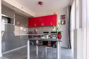 Deluxe Apartment, Multiple Beds, City View | Food court - Apartment Metropolia typu deluxe Airport (Warsaw)
