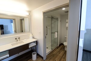 Ducha del cuarto de baño