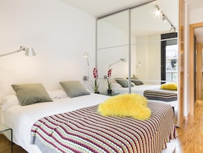 3 bedrooms, in-room safe, iron/ironing board, travel cot