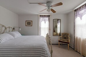 Suite Deluxe, 1 cama de matrimonio con sofá cama | Sistema de insonorización, wifi gratis, ropa de cama