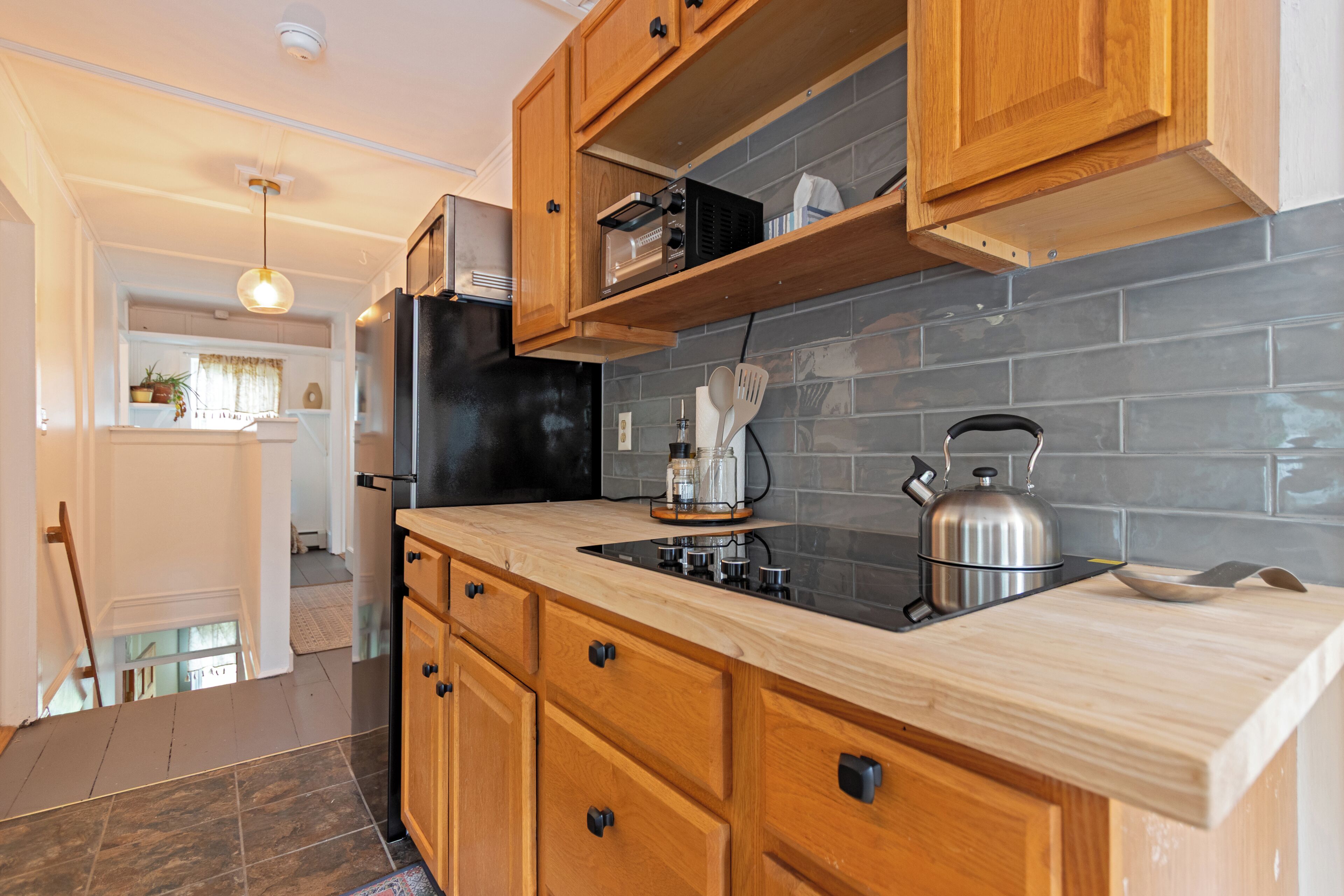 Deluxe Triple Room, Mountain View | Private kitchenette