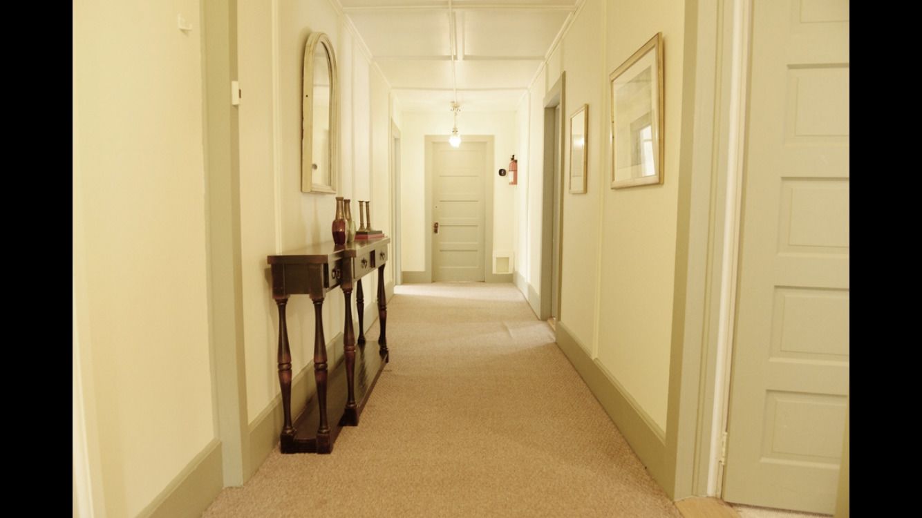 Soundproofing, free WiFi, bed sheets