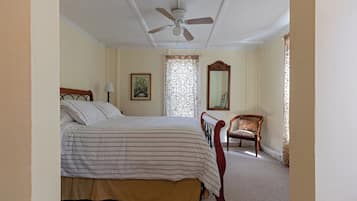 Suite, 1 Queen Bed with Sofa bed