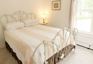 Lydisolert, wi-fi (inkludert) og sengetøy