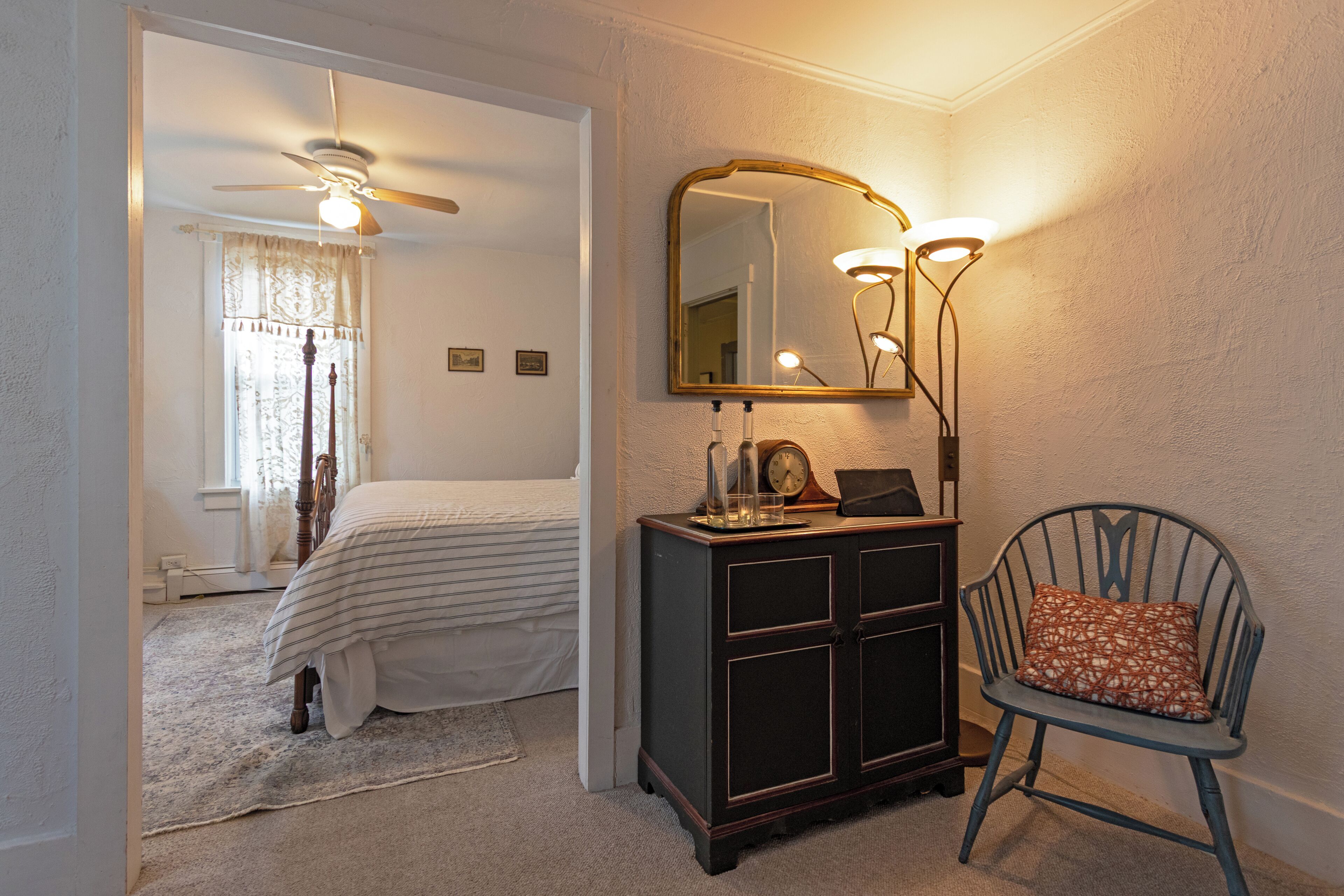 Suite, 1 Queen Bed with Sofa bed, Mountain View