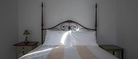 Suite, 1 Queen Bed with Sofa bed, Mountain View