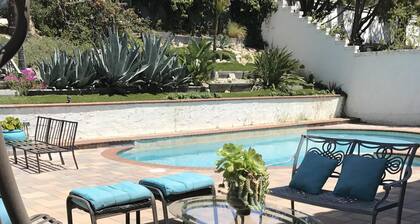 Hermosa casa con piscina en excelente ubicación, a 5 minutos de la playa. Aeropuerto / Disneyland