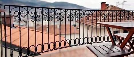 Apartamento básico, varias camas, vistas a la ciudad | Vistas desde la habitación