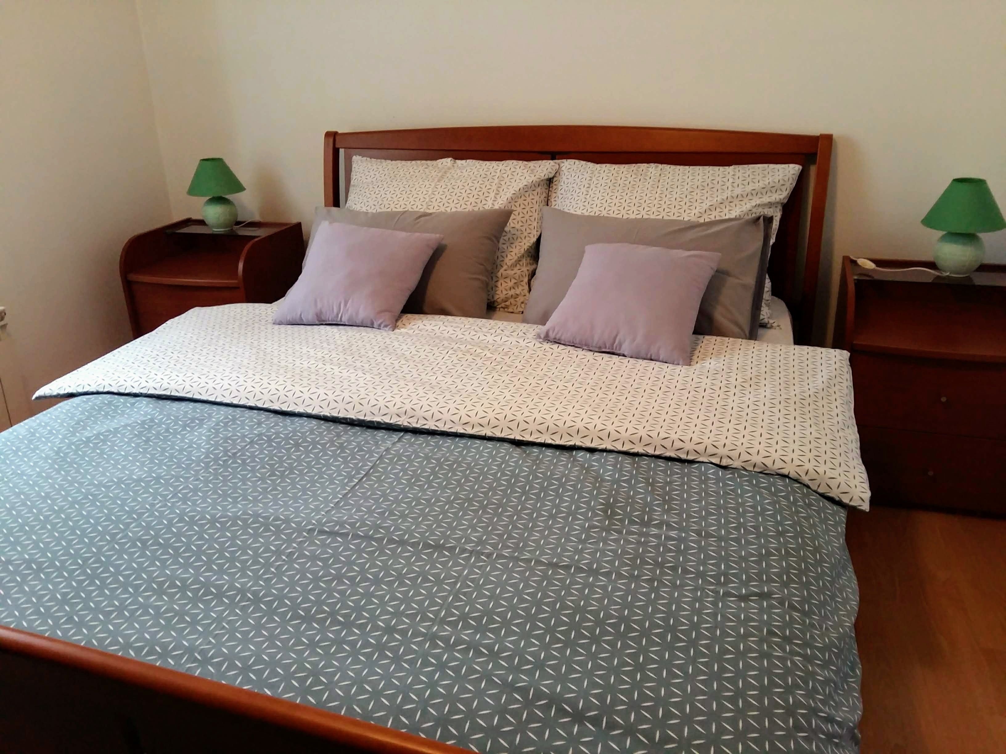 3 habitaciones, cubrecamas y cortinas blackout 