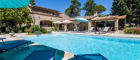 Piscine extérieure, piscine chauffée