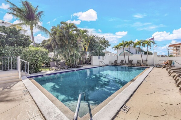 Ulkouima-allas, lämmitetty uima-allas