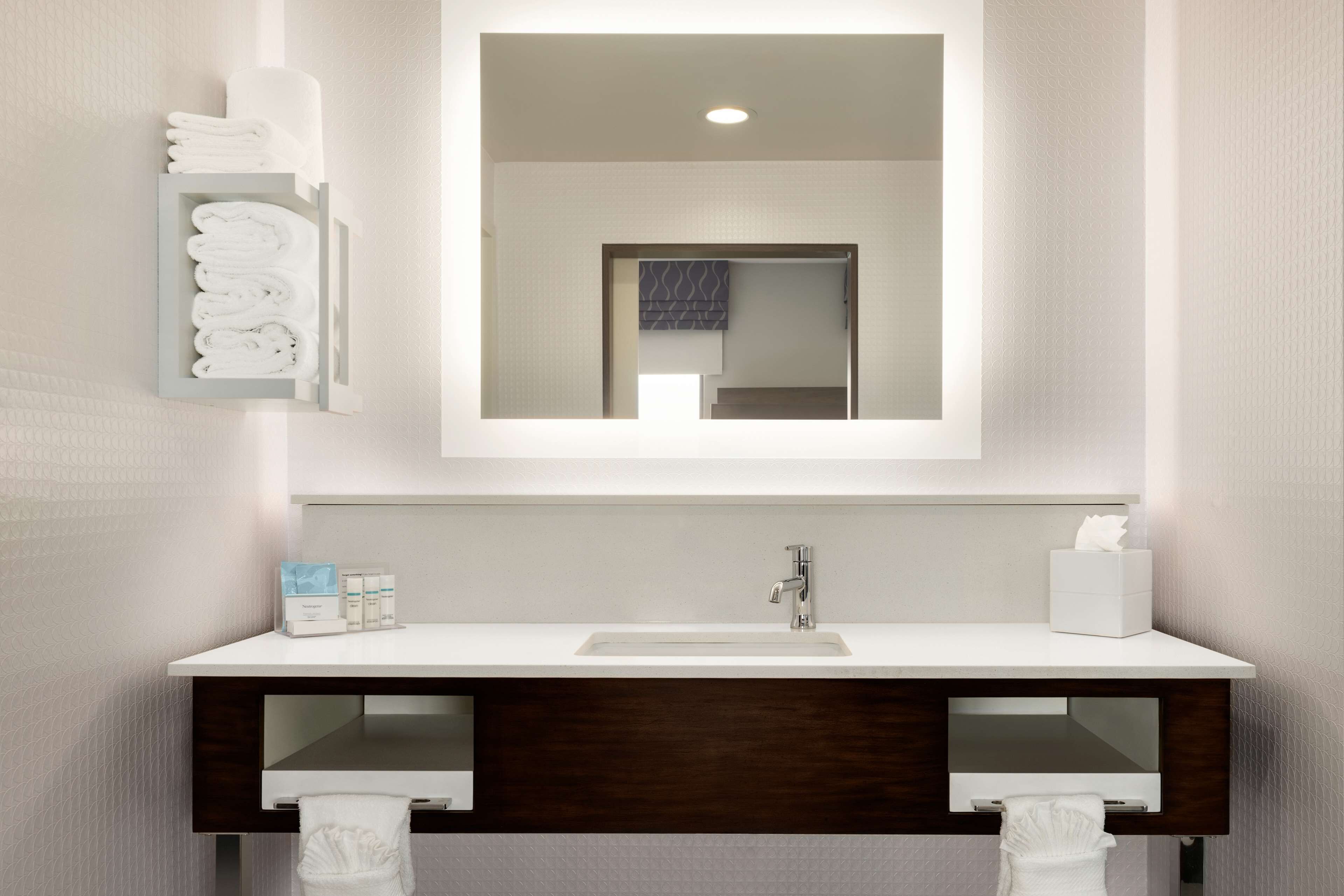 studio, 1 king bed | bathroom | towels, soap, shampoo, toilet paper