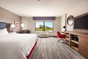 In-room safe, desk, laptop workspace, bed sheets - Hampton Inn & Suites Norman Conference Center Area (Norman)