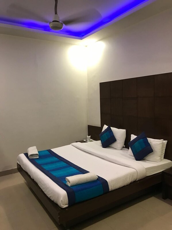 Free WiFi - A One Rooms By Alsafar India (New Delhi)