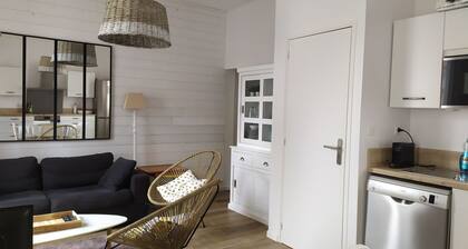 Maison bord de mer 50 m Marché