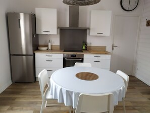 Fridge, microwave, oven, stovetop - House seaside 50 m 2 Market (Châtelaillon-Plage)