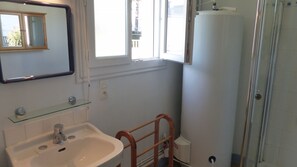 Een douche, een haardroger