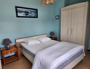 4 habitaciones, tabla de planchar con plancha y wifi gratis 