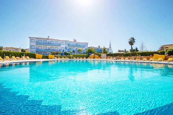 Piscine extérieure, piscine chauffée