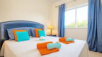 4 室のベッドルーム、セーフティボックス (室内)、アイロン / アイロン台、WiFi (無料)