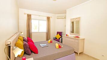 4 bedrooms, in-room safe, iron/ironing board, free WiFi