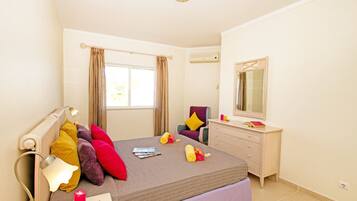 4 bedrooms, in-room safe, iron/ironing board, free WiFi