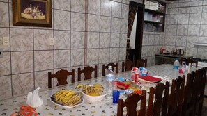 تناول الطعام