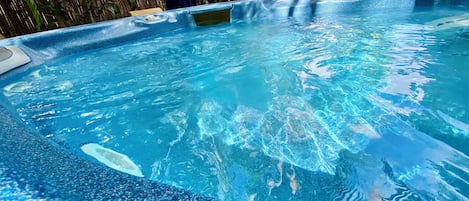 Bañera de hidromasaje exterior