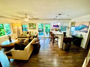 Smart TV, books, stereo