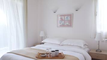 1 bedroom, in-room safe, desk, iron/ironing board