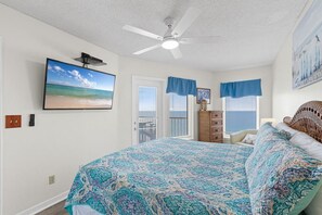 2 bedrooms, iron/ironing board, free Internet, bed sheets