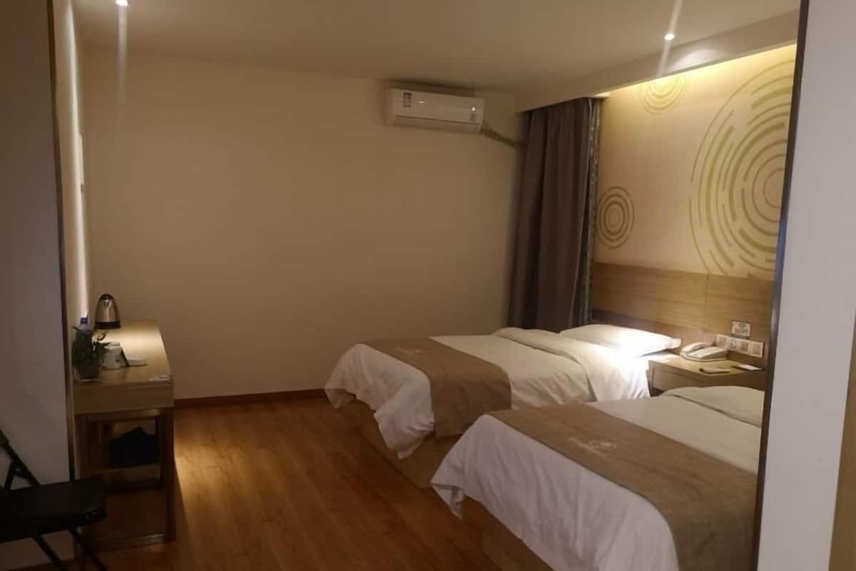 Twin Room (Small Window) | 1 bedroom