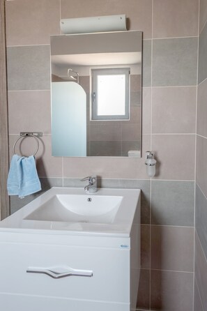 Apartamento Confort | Lavabo del cuarto de baño