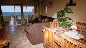 Een televisie en tafelvoetbal