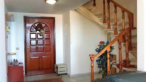 Living area - AlSaeed Residence (Jounieh)
