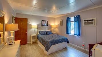 Room 19 | 3 bedrooms, memory foam beds, individually decorated