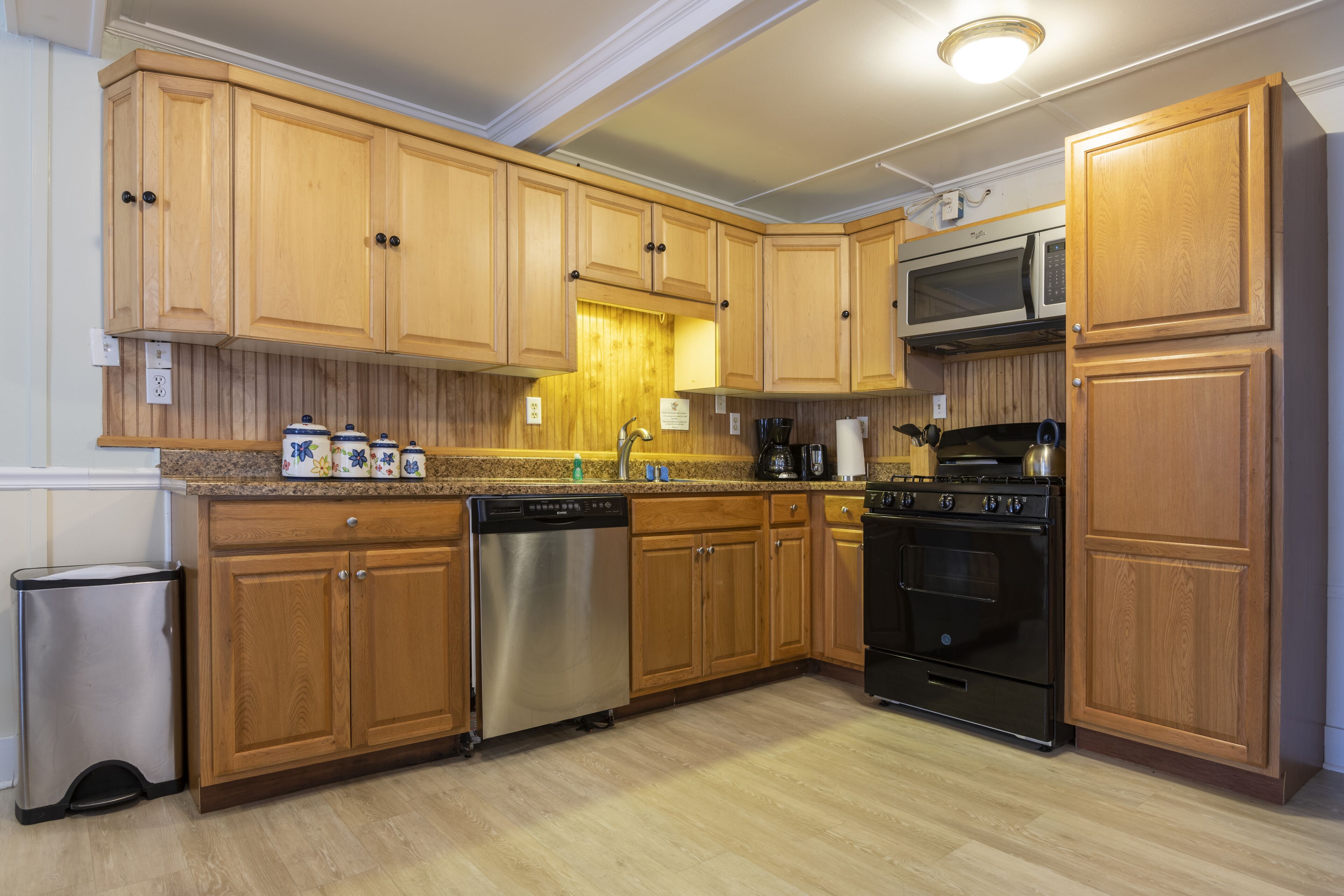 the manager's apartment  | private kitchen | microwave, paper towels