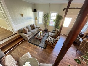 Coin salon dans le hall