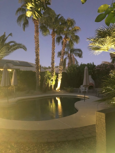 FUN IN THE ARIZONA SUN! HEATED POOL! POOL RESURFACED AND RETILED JUNE 2025 😁
