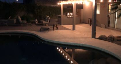 FUN IN THE ARIZONA SUN! HEATED POOL! POOL RESURFACED AND RETILED JUNE 2025 đ