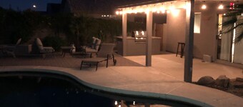 FUN IN THE ARIZONA SUN! HEATED POOL! POOL RESURFACED AND RETILED JUNE 2025 😁