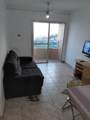 Télévision, table de tennis de table