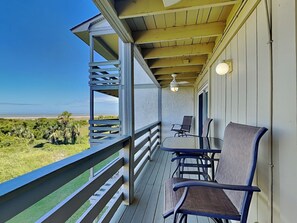 Property grounds - Fantastic Views! Spacious w/ Large Balcony + Community Pool! (Tybee Island)