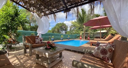 La Case Bois Creoles (the sea)