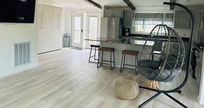 Hiljainen pakopaikka luonnonkaunis 400sq ft suljettu kuisti, 10 mi. AC-kasinot ja ranta