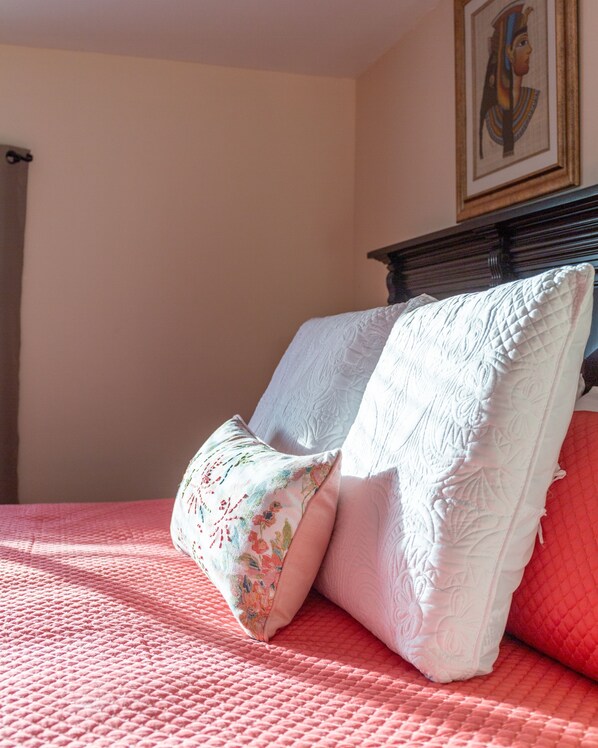 2 bedrooms, desk, iron/ironing board, travel crib