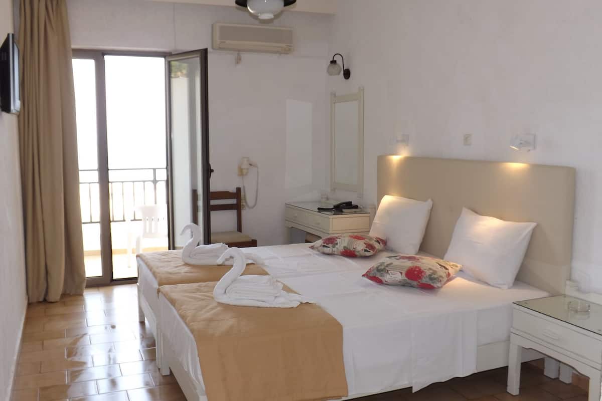 Chambre Double, vue mer | Rideaux occultants, chambres insonorisées, Wi-Fi gratuit, draps fournis